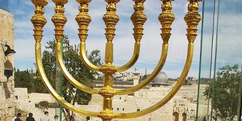 o-que-significa-o-candelabro-og
